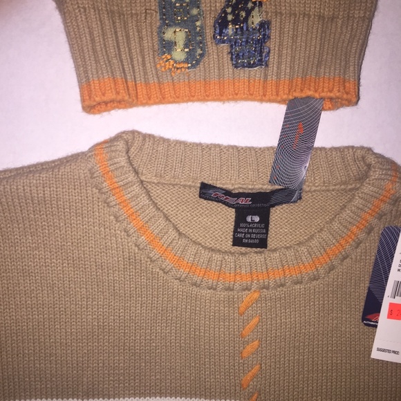 Long sleeve knit with denim lettering and matching knit cap - Picture 3 of 5